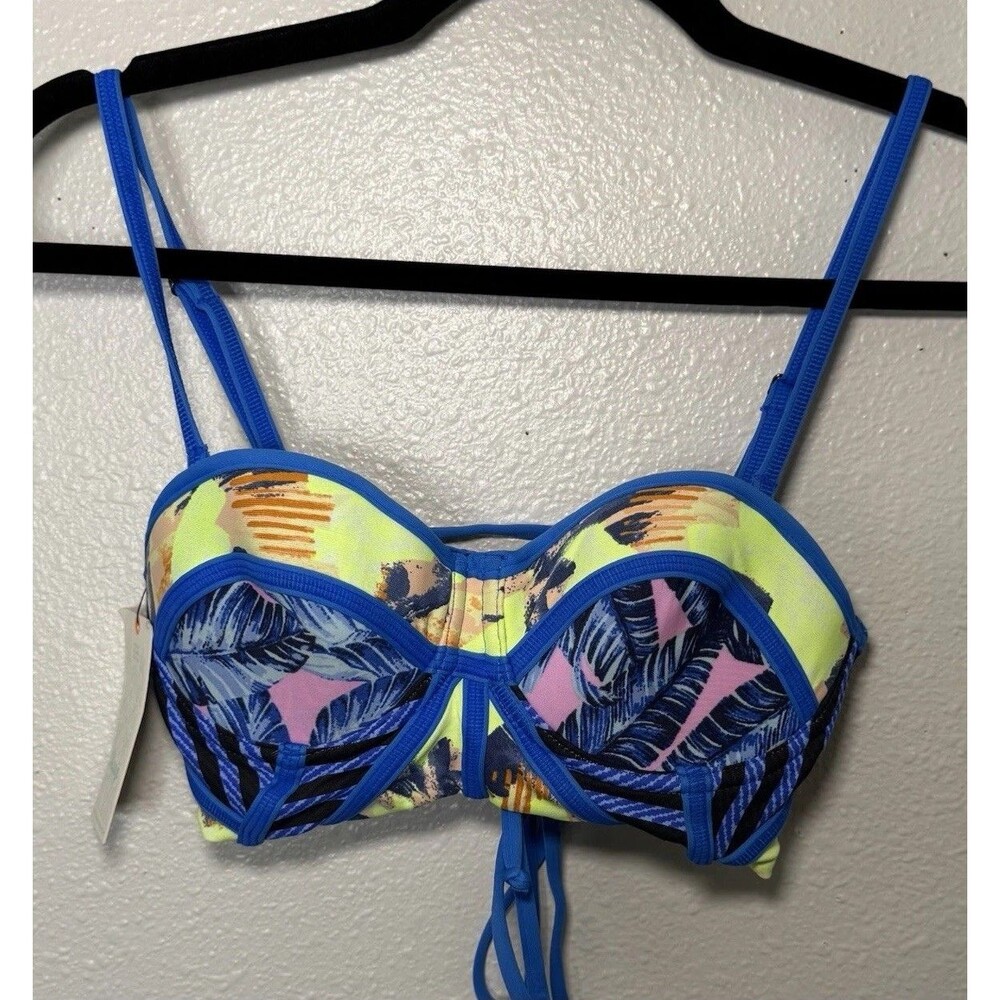 NWT Maaji Underwired Bikini Swim Top Only  Reversible Size Medium